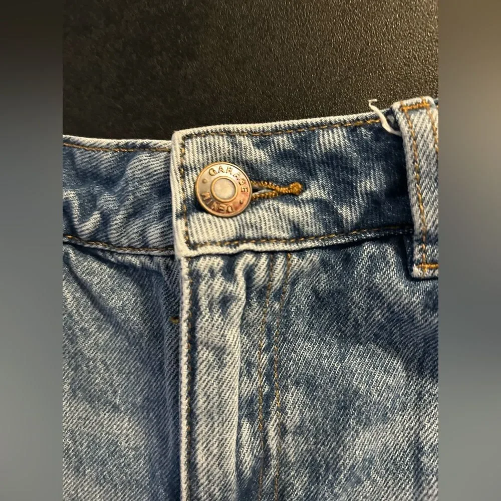 Garage Festival Light Blue Distressed Denim Women’s Shorts Size 7/28